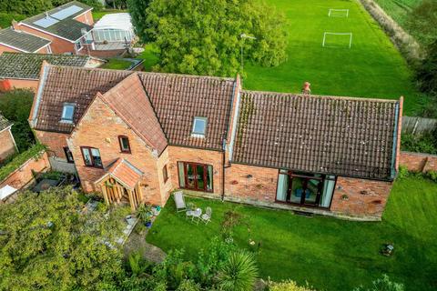 Church Lane, Filby 4 bed barn conversion for sale