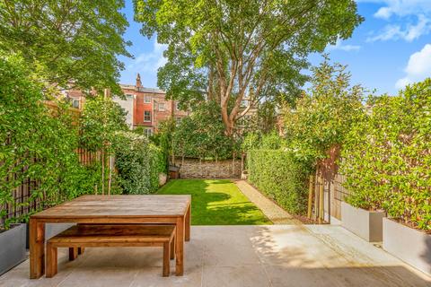 Denning Road, Hampstead Village, London 2 bed flat for sale
