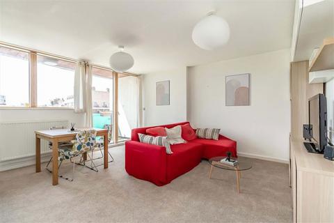 Wyndham Road, London SE5 2 bed flat for sale
