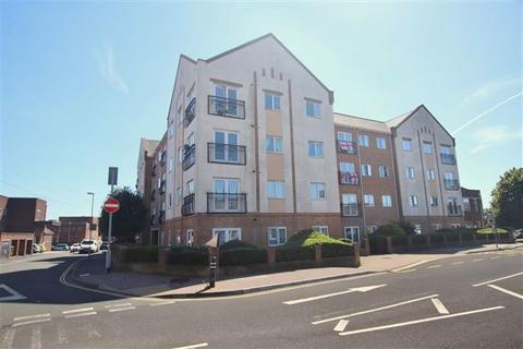 Peelers Gate, Portsmouth PO6 2 bed flat for sale