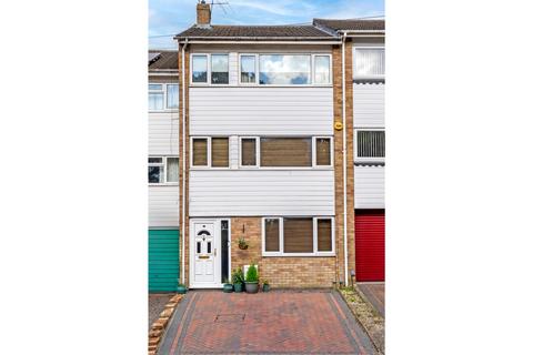Goldings, Hertfordshire CM23 4 bed terraced house for sale
