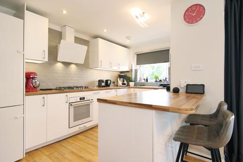 196/1 Lindsay Road, The Shore... 2 bed flat for sale