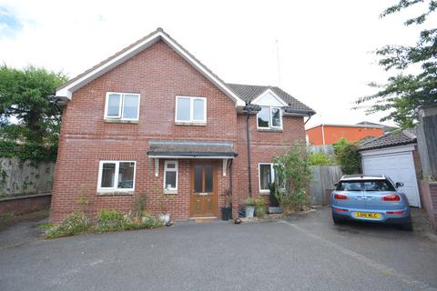 Wellow Gardens, Oakdale BH15 3 bed detached house for sale