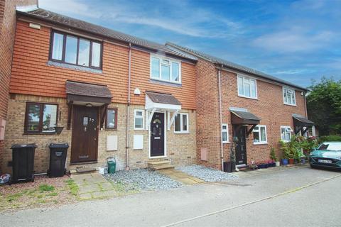 Robinia Close, Steeple View SS15 2 bed terraced house for sale