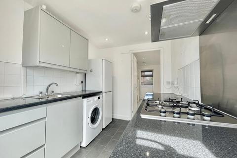 Lapwing Road, Luton, LU4 3 bed semi