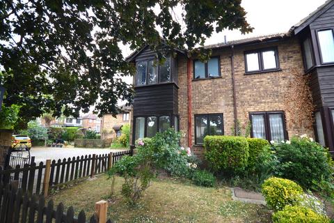 The Avenue, Harrow Weald, HA3 2 bed cluster house for sale