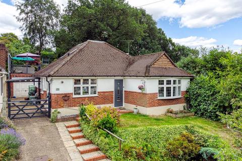 Rowtown, Row Town KT15 3 bed bungalow for sale