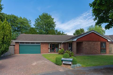 The Coppice, Northwich CW8 4 bed detached bungalow for sale