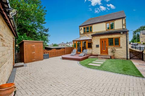 Edgemoor Close, Toftshaw Lane... 4 bed detached house for sale