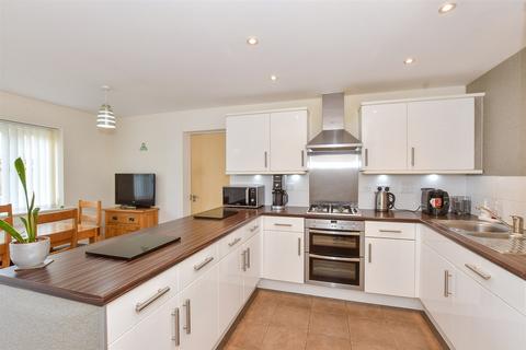 Jasmin Close, Sheerness ME12 5 bed link detached house for sale
