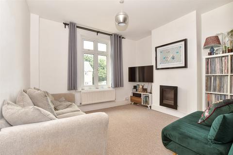 St. Mary's Road, Tonbridge TN9 2 bed semi