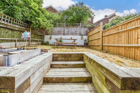 St. Mary's Road, Tonbridge TN9 2 bed semi