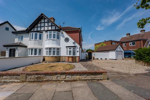 Brookmead Avenue, Bromley BR1 4 bed semi