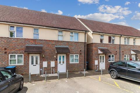 Elmwood Grove, Hemel Hempstead, HP3 2 bed end of terrace house for sale