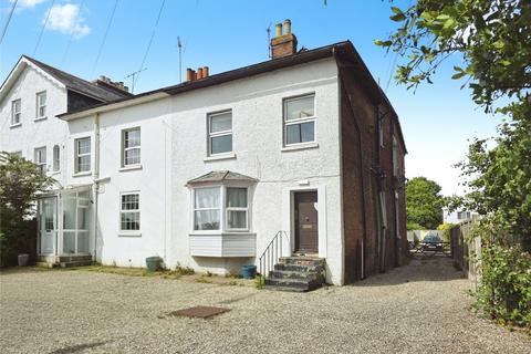 London Road, Newbury, Berkshire, RG14 3 bed apartment for sale