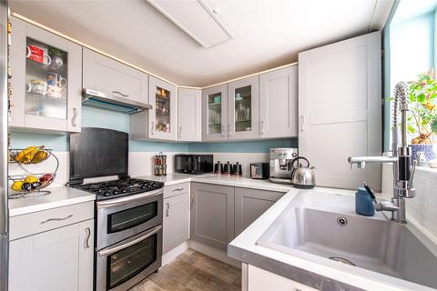 Raphael Road, Gravesend, Kent, DA12 2 bed terraced house for sale