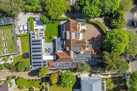 Tongdean Avenue, Hove BN3 6 bed detached house for sale
