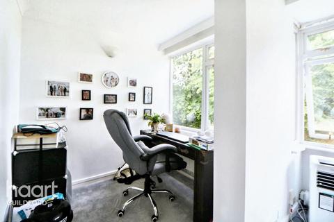 London Road, Guildford 3 bed apartment for sale