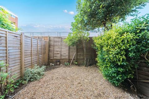 Field Road, Barons Court, London, W6 2 bed flat for sale