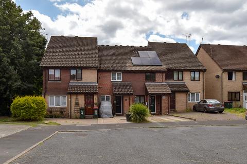 Guinevere Road, Crawley RH11 2 bed terraced house for sale