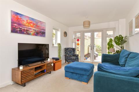 Burbidge Fields, Faversham, Kent 3 bed detached house for sale