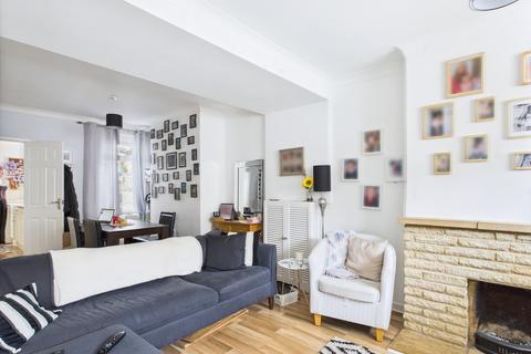 Montagu Street, Swindon SN2 2 bed terraced house for sale