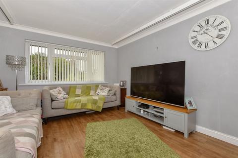 Nicholas Close, Brading PO36 3 bed detached bungalow for sale