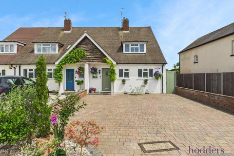 Hatch Close, Addlestone, Surrey, KT15 3 bed semi