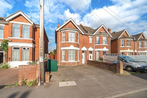 Arthur Road, Shirley, Southampton... 4 bed semi