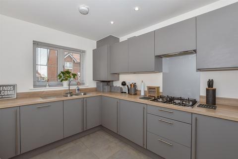 Lasius Drive, Maidstone ME17 3 bed terraced house for sale
