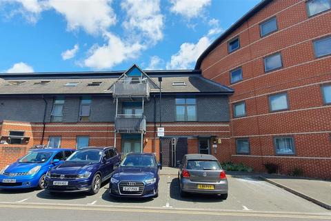 Lewin Terrace, Bedfont, Bedfont 1 bed apartment for sale