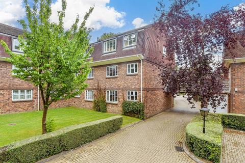 Greenacres, Horsham RH12 1 bed ground floor flat for sale