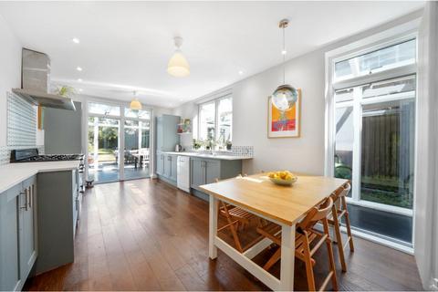 Barry Road, East Dulwich, SE22 5 bed semi