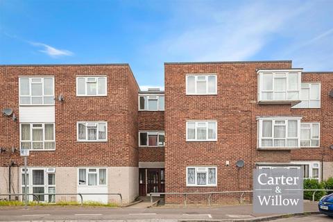 Ibscott Close, Dagenham, Essex 1 bed apartment for sale