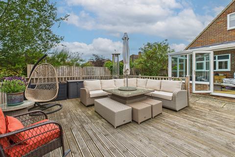 Weston Turville, Aylesbury HP22 4 bed semi