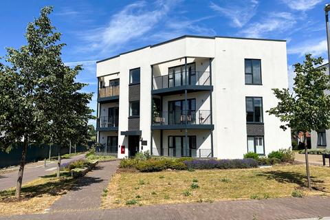 Barnfield Way, Harlow, CM17 2 bed apartment for sale