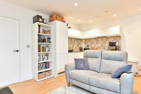 Russell House, Brighton BN1 1 bed apartment for sale