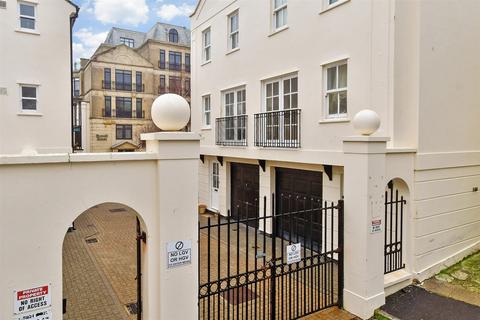 Russell House, Brighton BN1 1 bed apartment for sale
