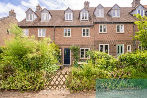Bittern Place, Newport, Isle of Wight 3 bed cottage for sale