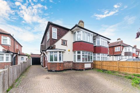 Woodstone Avenue, Stoneleigh 4 bed semi