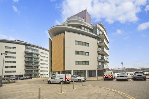 Basin Approach, E16 1 bed flat for sale