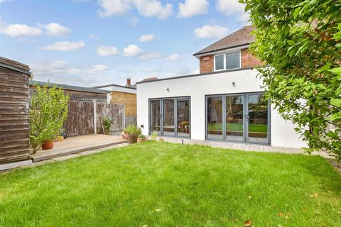 Vale Road, Whitstable CT5 2 bed semi