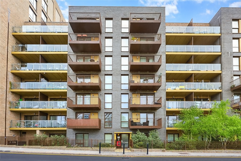 Upper North Street, E14 1 bed flat for sale