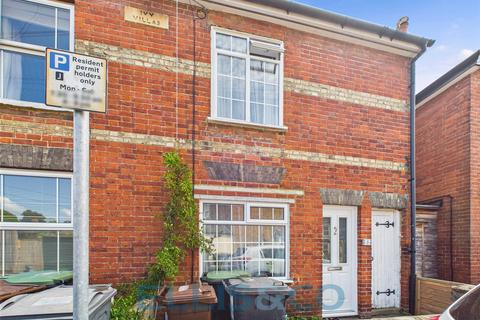 Havelock Road, Tonbridge, Kent, TN9 2 bed semi