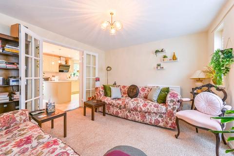 Bonner Street, Bethnal Green, London, E2 2 bed flat for sale