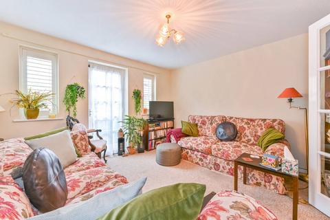 Bonner Street, Bethnal Green, London, E2 2 bed flat for sale