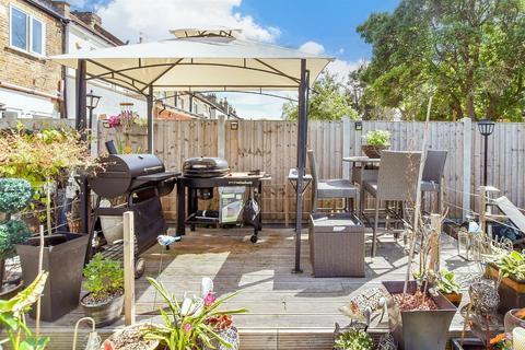 Hazeldene Road, Ilford IG3 4 bed terraced house for sale