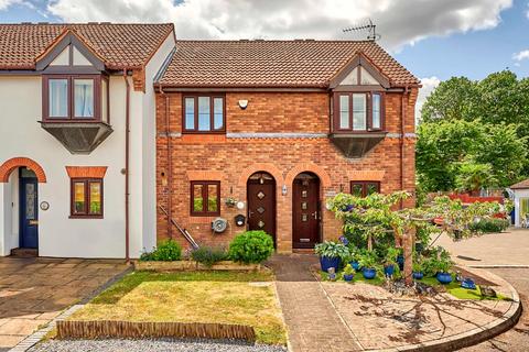 Woodlands, St. Albans AL2 2 bed terraced house for sale