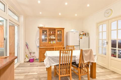Westmount Avenue, Chatham ME4 3 bed terraced house for sale