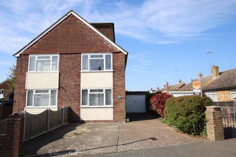 Linley Gardens, Clacton on Sea, CO15 2 bed semi
